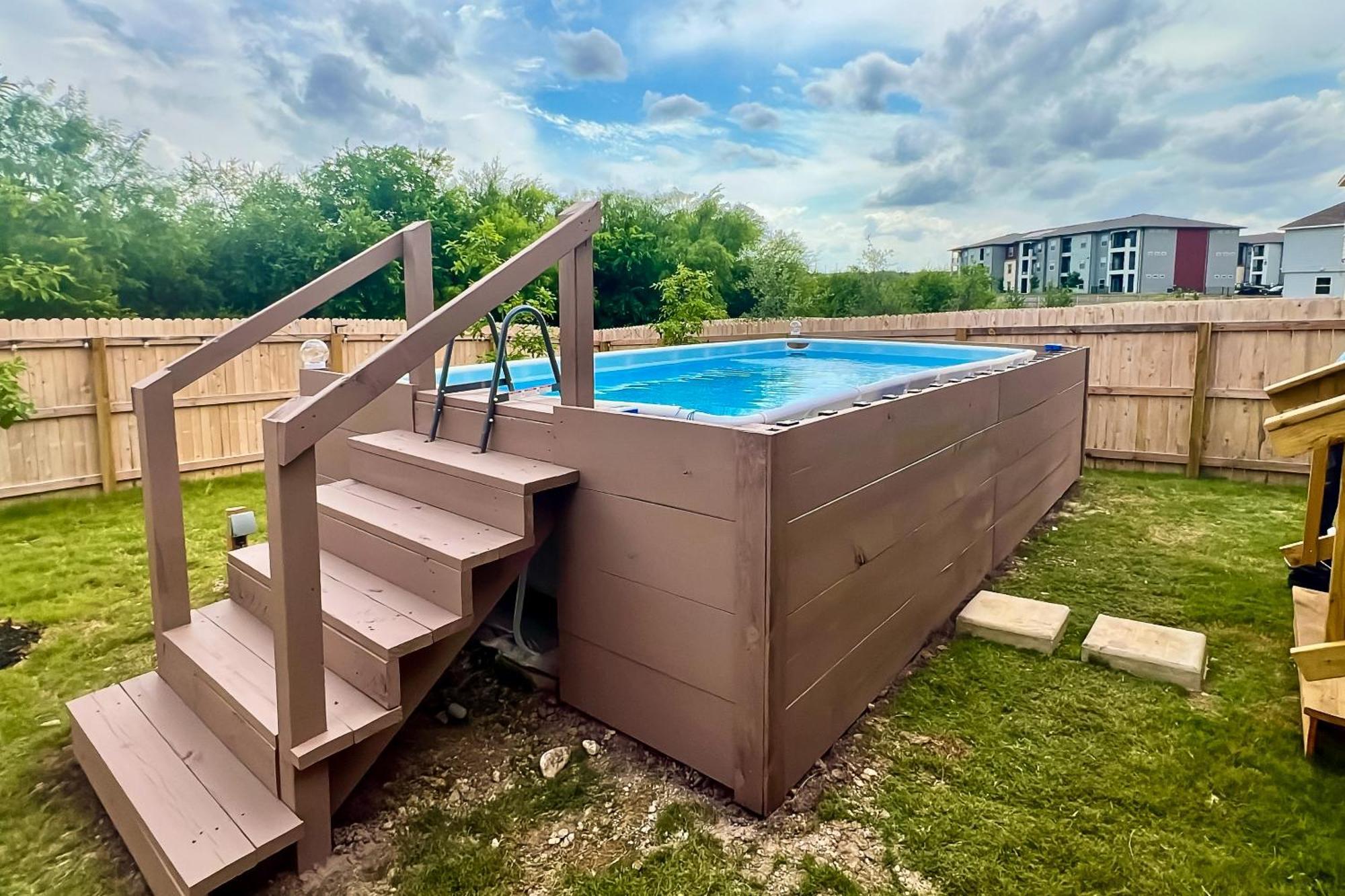 6 Mi To Lackland Afb Hot Tub, Pool And Game Room! Holiday home *