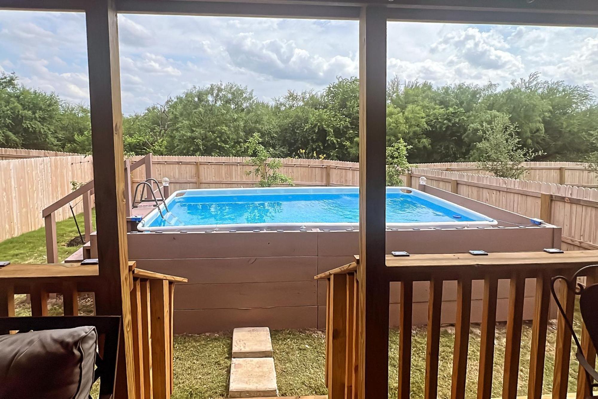 6 Mi To Lackland Afb Hot Tub, Pool And Game Room! * San Antonio